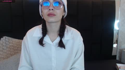 Yuyi online show from January 2025 11:14:01 AM