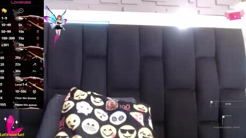 Yuyi online show from September 2025 12:40:01 PM