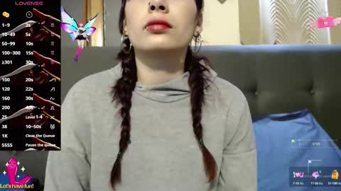 Yuyi online show from October 2025 12:23:02 PM