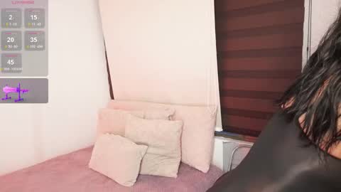 Snapshot of a__vanellopecute chatting on November 2025 10:41:02 AM Alexandra online show from November 2025 10:41:02 AM