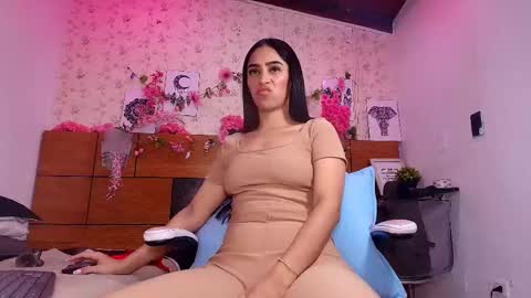 Snapshot of a_aisha chatting on September 2025 11:54:02 AM Aisha online show from September 2025 11:54:02 AM