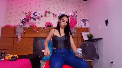 Snapshot of a_aisha chatting on September 2025 11:54:02 AM Aisha online show from September 2025 11:54:02 AM