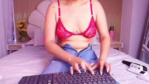 Aisha online show from April 2026 12:36:01 PM