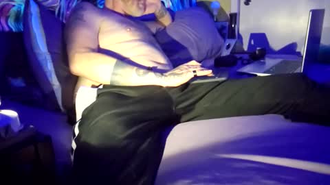 Snapshot of a_bad_guy_duh chatting on September 2025 10:27:01 AM a_bad_guy_duh online show from September 2025 10:27:01 AM