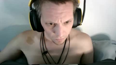 A Bored Dragon online show from December 2025 06:58:01 PM