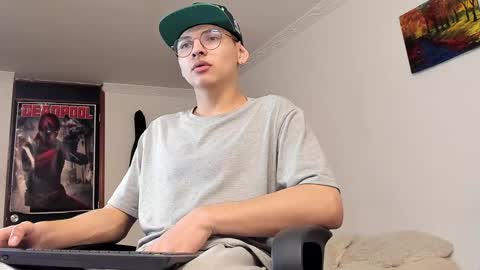 Snapshot of a_lejandro_08 chatting on December 2024 02:12:01 AM alejo online show from December 2024 02:12:01 AM