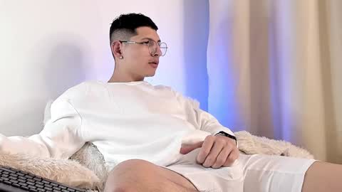 Snapshot of a_lejandro_08 chatting on January 2025 06:07:01 AM alejo online show from January 2025 06:07:01 AM