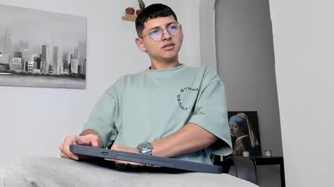 Snapshot of a_lejandro_08 chatting on March 2025 06:46:01 AM alejo online show from March 2025 06:46:01 AM