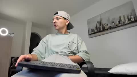 Snapshot of a_lejandro_08 chatting on March 2025 02:54:01 AM alejo online show from March 2025 02:54:01 AM