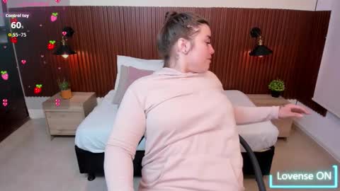 Abby Lee  online show from November 2025 07:04:01 PM