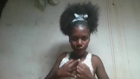 Snapshot of aangelinee chatting on October 2025 05:40:01 AM aangelinee online show from October 2025 05:40:01 AM