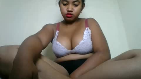 aariciah online show from April 2026 07:06:02 AM