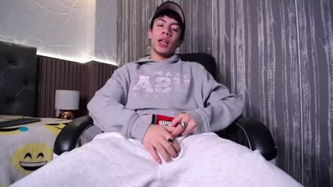 Aaron online show from December 2024 02:46:02 PM