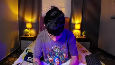 Aaron online show from December 2024 06:20:02 PM