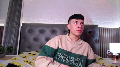 Aaron online show from December 2024 07:04:02 PM