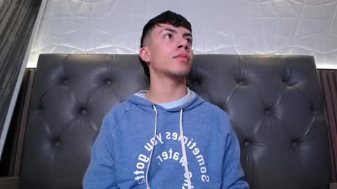 Aaron online show from December 2024 06:05:01 PM