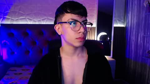 Aaron online show from December 2024 03:55:02 PM