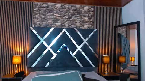 Aaron online show from September 2025 04:19:01 PM