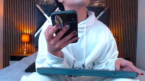 Aaron online show from September 2025 01:13:01 PM