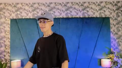 Aaron Ezequiel online show from September 2025 09:52:02 PM