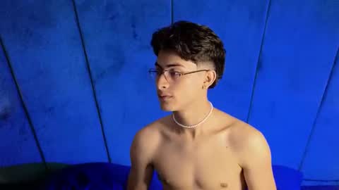 Aaron Ezequiel online show from October 2025 11:11:02 PM