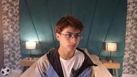 Aaron Ezequiel online show from July 2026 12:07:01 PM