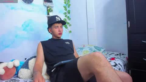 Snapshot of aaron_mercury chatting on July 2026 02:40:01 AM aaron_mercury online show from July 2026 02:40:01 AM