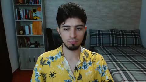 Aaron online show from October 2025 07:25:02 PM