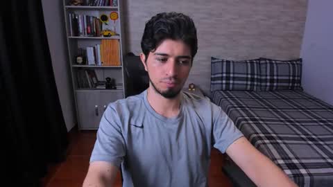 Aaron online show from December 2025 11:11:01 PM