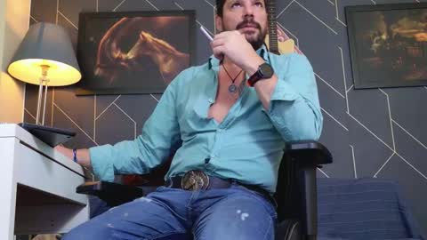 Aaron online show from November 2025 07:45:01 PM