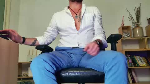 Aaron online show from April 2026 06:36:02 PM