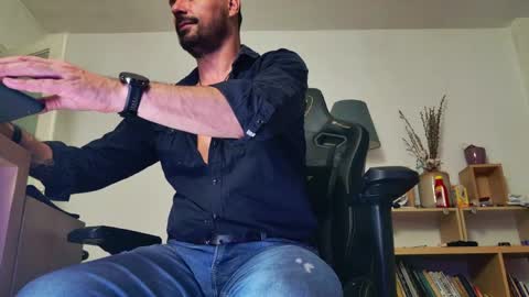 Aaron online show from May 2026 09:00:02 PM