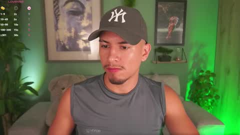 Snapshot of aaronfox_ chatting on February 2025 03:34:02 AM AARON online show from February 2025 03:34:02 AM