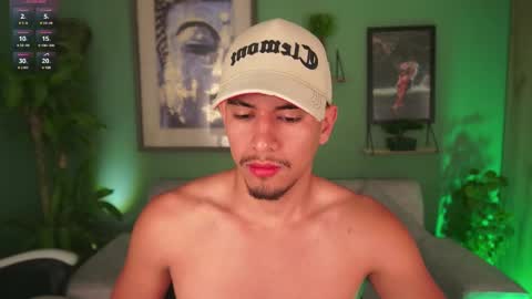 Snapshot of aaronfox_ chatting on February 2025 09:22:01 AM AARON online show from February 2025 09:22:01 AM