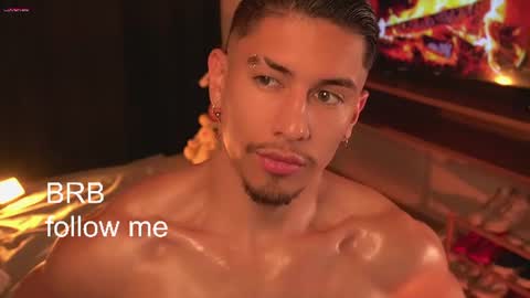 Snapshot of aaronfox_ chatting on June 2026 12:57:02 AM AARON online show from June 2026 12:57:02 AM