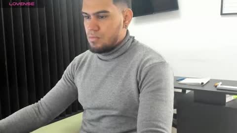 Snapshot of aaronhunter__ chatting on March 2026 02:23:02 PM ig aaron hunter123 online show from March 2026 02:23:02 PM