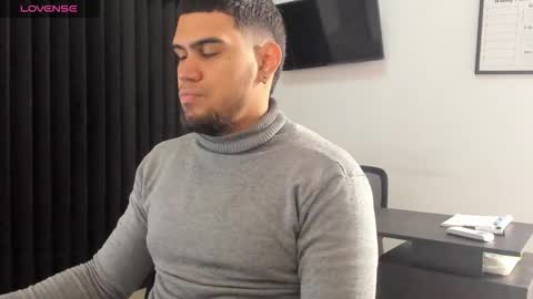 Snapshot of aaronhunter__ chatting on March 2026 02:12:01 PM ig aaron hunter123 online show from March 2026 02:12:01 PM