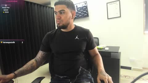 Snapshot of aaronhunter__ chatting on March 2026 03:26:02 PM ig aaron hunter123 online show from March 2026 03:26:02 PM