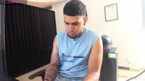 Snapshot of aaronhunter__ chatting on March 2026 01:58:02 PM ig aaron hunter123 online show from March 2026 01:58:02 PM