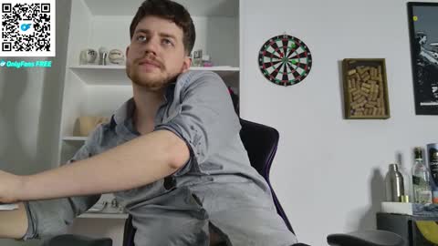 Snapshot of aaronlegend chatting on October 2025 09:26:02 PM Aaron online show from October 2025 09:26:02 PM