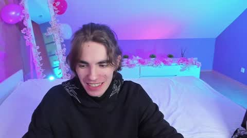 Snapshot of aataraxx chatting on January 2025 08:07:02 PM Fiona and Harry online show from January 2025 08:07:02 PM