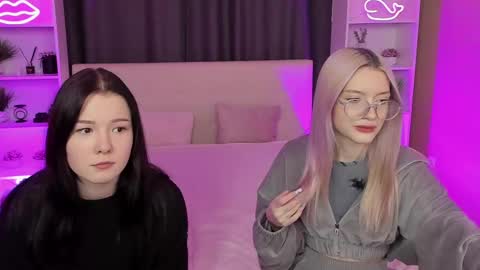 Snapshot of aataraxx chatting on February 2025 02:22:02 PM Fiona and Harry online show from February 2025 02:22:02 PM