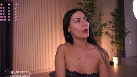 Snapshot of abbela_white chatting on January 2025 12:43:01 PM Alexa online show from January 2025 12:43:01 PM