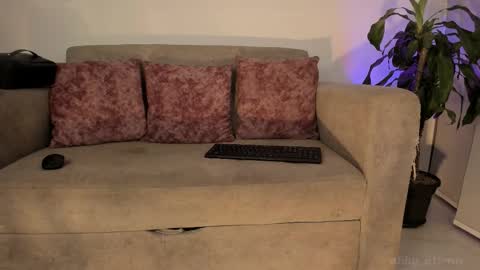 Abbey  IG abby allenn  04 December Online at  I will be on vacation dont forget me  See you soon   online show from September 2025 11:41:01 PM