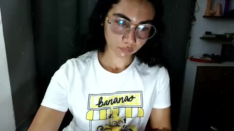 Snapshot of abbi_moon chatting on November 2025 04:18:02 PM Martina online show from November 2025 04:18:02 PM