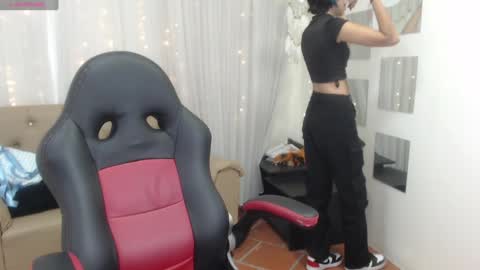 Snapshot of abbiross chatting on December 2024 07:14:01 PM Abbi online show from December 2024 07:14:01 PM