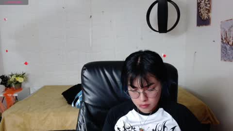 Snapshot of abbiross chatting on December 2024 01:40:02 PM Abbi online show from December 2024 01:40:02 PM