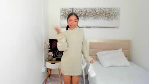 Snapshot of abby_dove1 chatting on December 2024 06:57:02 PM Lucia online show from December 2024 06:57:02 PM