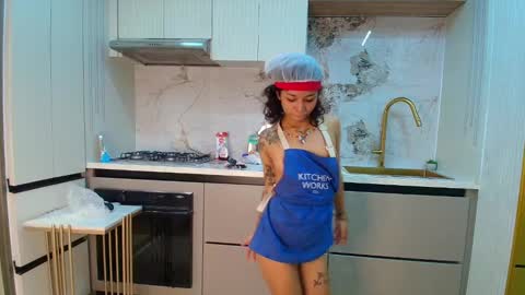 Snapshot of abby_dove1 chatting on February 2025 07:23:02 PM Lucia online show from February 2025 07:23:02 PM