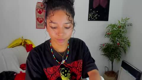 Snapshot of abby_dove1 chatting on February 2025 07:28:02 PM Lucia online show from February 2025 07:28:02 PM